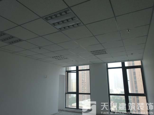 600乘600礦棉板吊頂，600乘600格柵燈